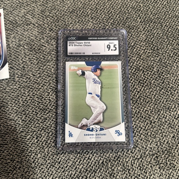 Dodgers Shohei Ohtani Lot (3) - Picture 3 of 6